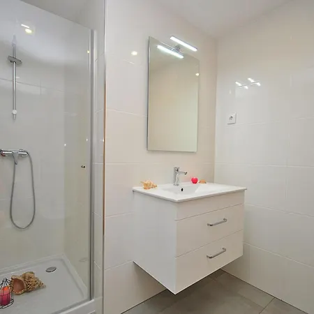 Villa In Armacao De Pera With Garden *