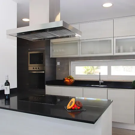 Villa In Armacao De Pera With Garden Villa